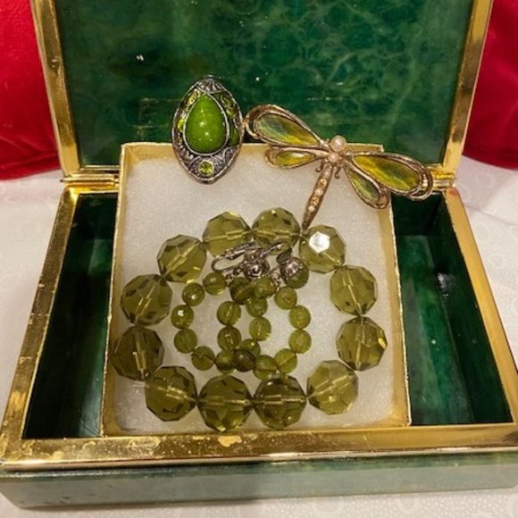 Dalsheim Green Bead Earrings & Jewelry 5 - LOT - Picture 6 of 11